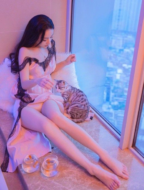 网络美女浴缸情趣内衣诱惑长腿风骚性感写真