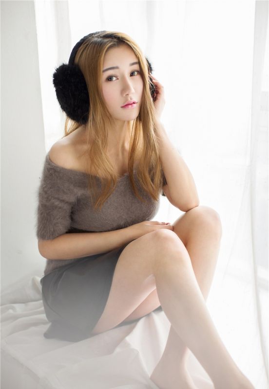 长腿美女辣妹齐逼超短裙翘臀私房性感爱液写真