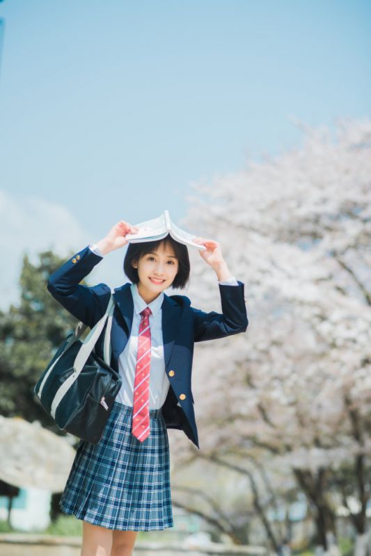 日本少女开学季小清新制服美女养眼写真图片