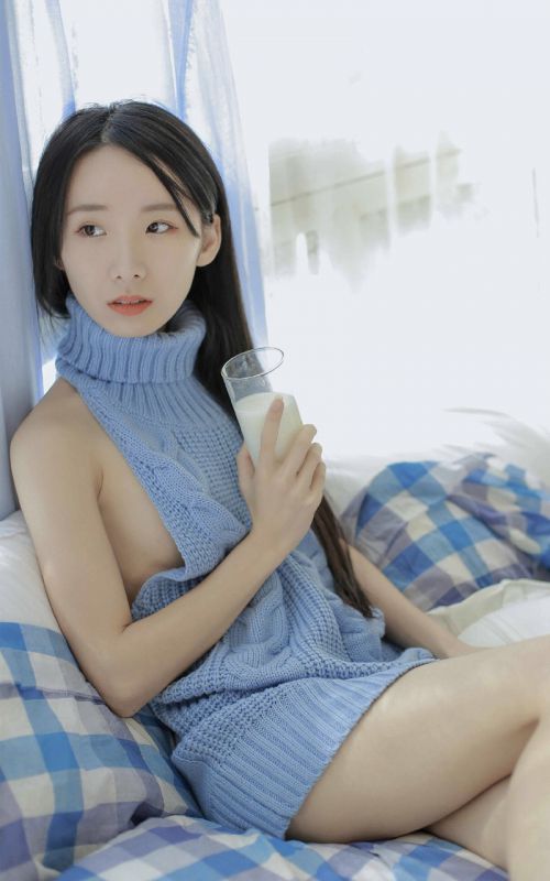 年轻的少妇阿姨私房床上情趣内衣大胆色偷偷写真