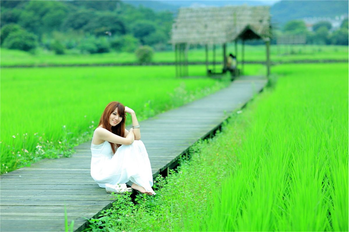 台湾清纯美女小静夏日唯美写真照