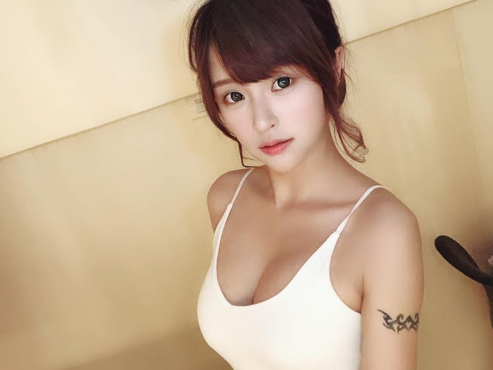 童颜巨乳网红少女性感人体艺术自拍美鲍照