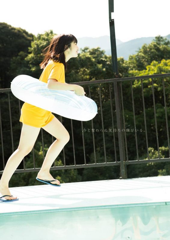 天使美少女日本制服学生妹短裙美腿清纯图片