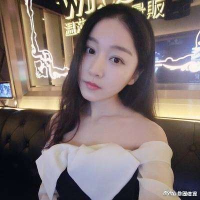 马龙晒与儿子亲吻照：初吻是我的！马龙老婆是谁？