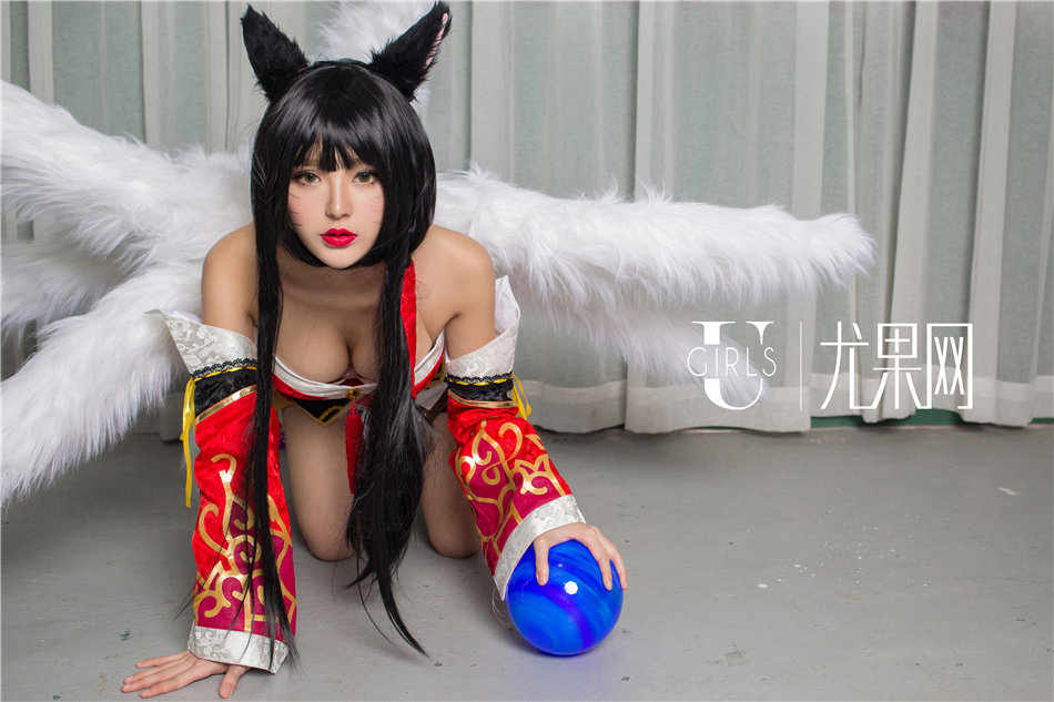 性感嫩模香川颖白皙巨乳COSPLAY诱惑小狐狸美图