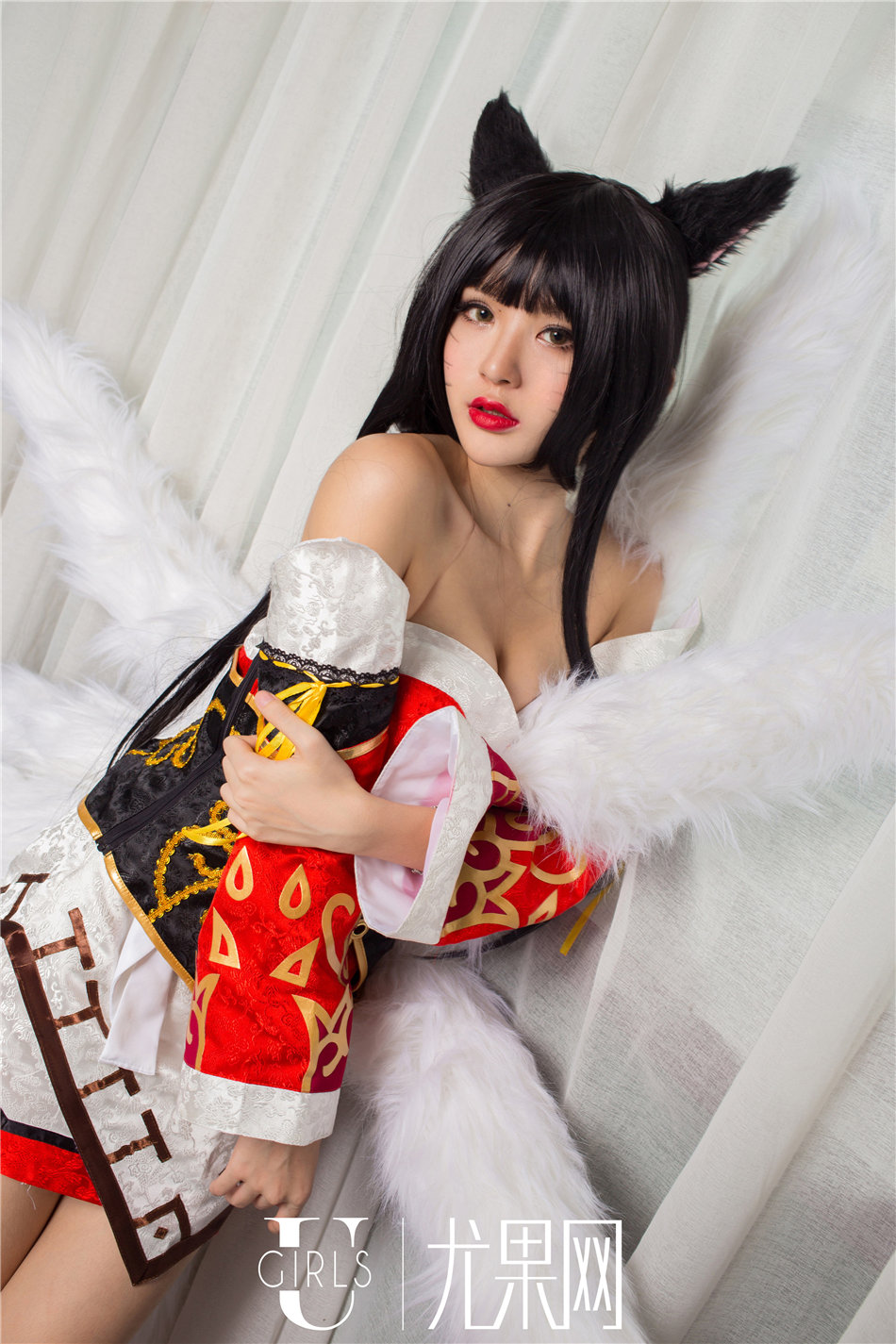 性感嫩模香川颖白皙巨乳COSPLAY诱惑小狐狸美图