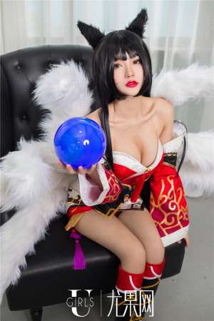 性感嫩模香川颖白皙巨乳COSPLAY诱惑小狐